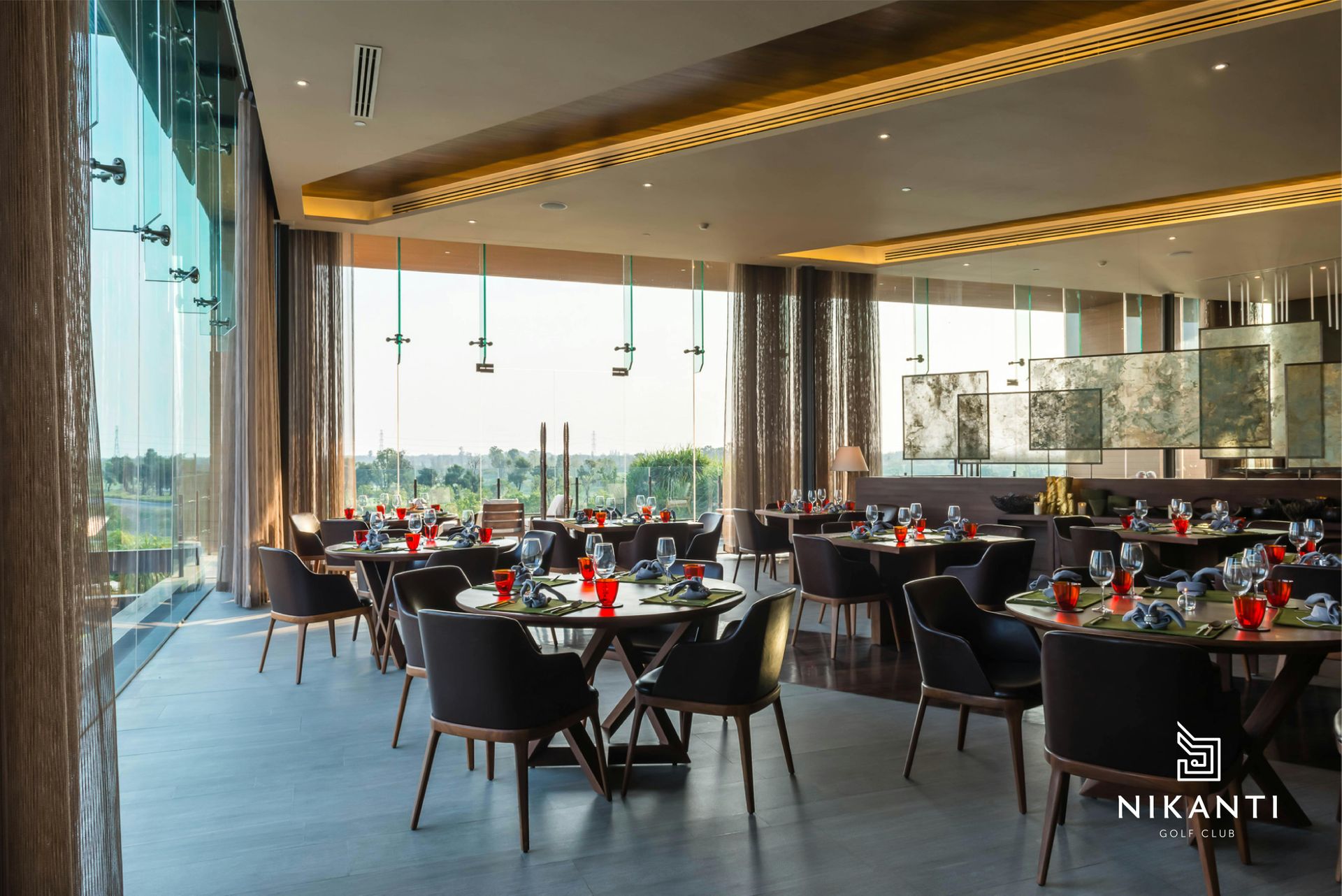 989ab6639601a7889d3a77f828eee6ce73760994_restaurant-3.jpg