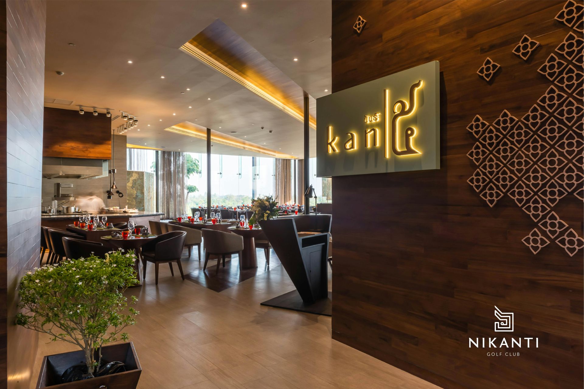 19ffd07a51b88f8d87e8b005733f7f0f0e5a50d5_restaurant-1.jpg